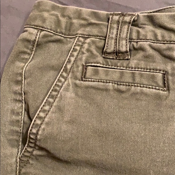 Express Shorts - Picture 4 of 4